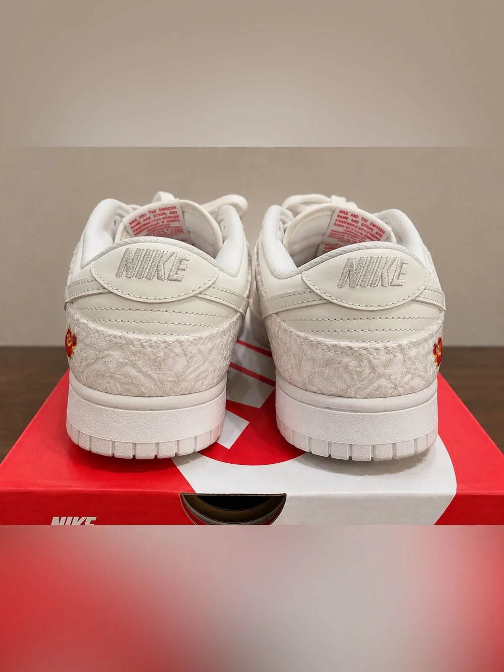 Nike Dunk Low “Give Her Flowers” 🌹🤍 Women’s 8.5